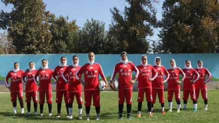 伊朗女子橄榄球队获得西亚比赛铜牌