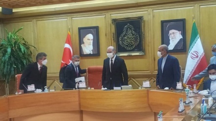 איראן וטורקיה חתמו על הסכם להגברת שיתוף הפעולה