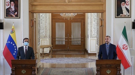 Menlu Iran dan Venezuela Gelar Jumpa Pers di Tehran