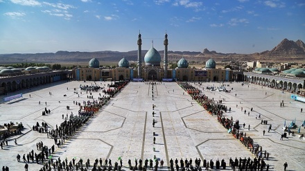 Perbarui Janji, Militer dan Polisi Iran Berkumpul di Jamkaran