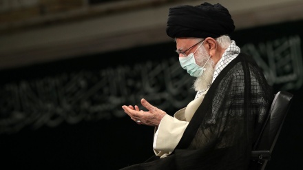 伊朗最高领袖参加伊玛目礼萨哀悼活动