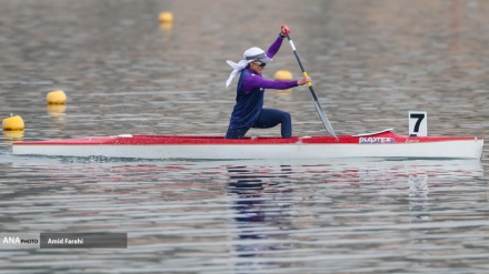 Kampionati i lundrimit me varka në ujërat e qeta për grupin e femrave në Iran