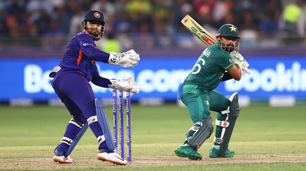 ভারতকে ১০ উইকেটে হারিয়ে বিশ্বকাপে ইতিহাসে গড়ল পাকিস্তান
