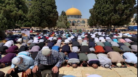 25 mila musulmani recitano preghiera del venerdì ad al-Aqsa