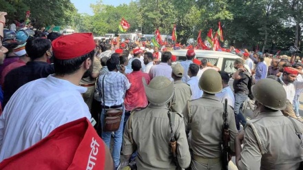 উত্তর প্রদেশে আন্দোলনরত কৃষকদের উপরে গাড়ি চালিয়ে দেওয়াকে কেন্দ্র করে নিহত ৮, কেন্দ্রীয় মন্ত্রীকে বরখাস্তের দাবি 