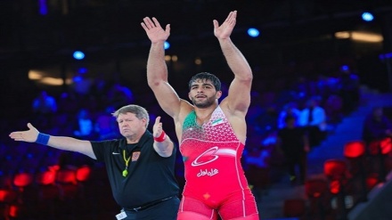 Iran’s Saravi takes gold at World Wrestling Championships