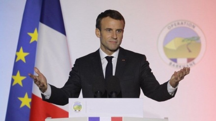 International: Paris navigue à vue!