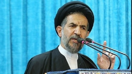 خطیب جمعه تهران: هدف دشمنان، نابودی وحدت ملت ایران است