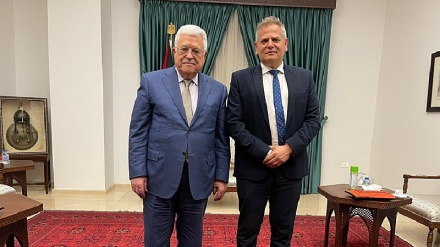 שר הבריאות של ישראל נפגש עם הנשיא אבו מאזן ברמאללה