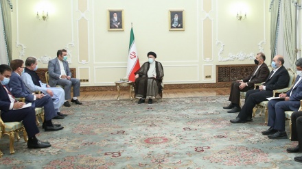 ‘পাকিস্তানের সঙ্গে সম্পর্ক যত বেশি সম্ভব শক্তিশালী করবে ইরান’