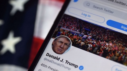 Trump pleads to court to restore his banned Twitter account