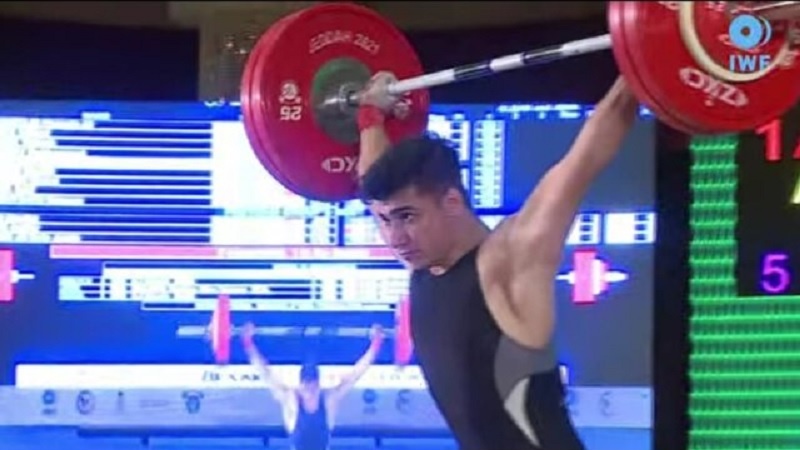 کسب مدال طلای وزنه بردار ایرانی در مسابقات قهرمانی نوجوانان جهان