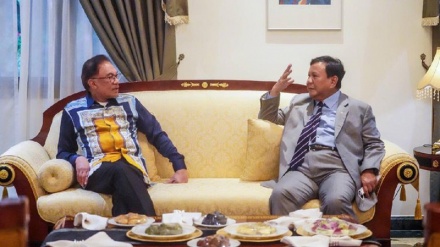 Menhan Prabowo Temui Anwar Ibrahim di Malaysia
