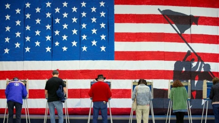 米バージニア大世論調査、「米国民の半数が合衆国からの独立を希望」