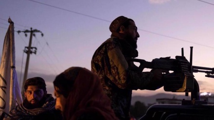 Pasukan Taliban Bentrok dengan Warga Sipil Afghanistan 