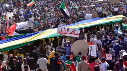Thousands of Sudanese protesters want military out, demand civilian rule