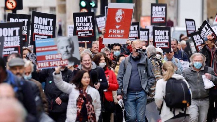 Demo Pembebasan Julian Assange Menjelang Sidang Ekstradisi Mendatang