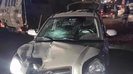 Zionists open fire at Palestinian vehicle, arrest driver