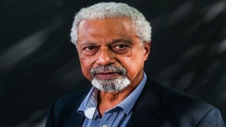 نویسنده تانزانیایی جایزه نوبل ادبیات را از آن خود کرد