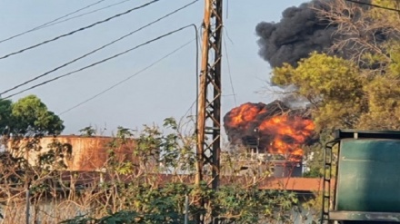 Lübnan'da petrol tesisinde büyük bir yangın çıktı