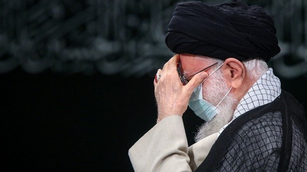 Rahbar Hadiri Peringatan Kesyahidan Imam Ridha as