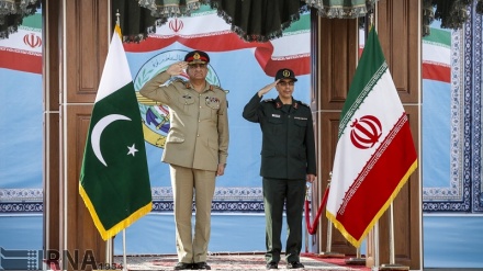 Militer Iran dan Pakistan Bahas Peningkatan Kerja Sama