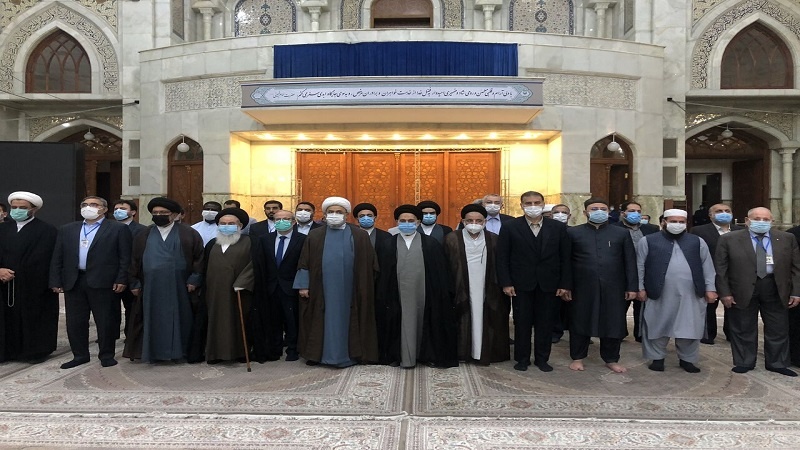  ادای احترام مهمانان کنفرانس وحدت اسلامی به امام  خمینی ( ره ) 