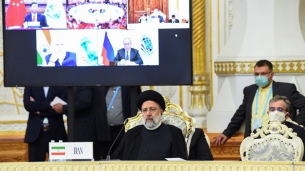 Double coup de maître de Raïssi?