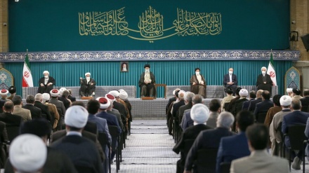 नई इस्लामी सभ्यता का निर्माण, सुन्नी और शिया मुसलमानों के बीच एकता के बिना असंभवः वरिष्ठ नेता
