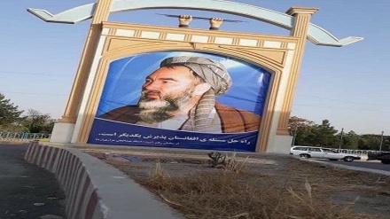 نصب دوباره تصویر عبدالعلی مزاری در افغانستان 