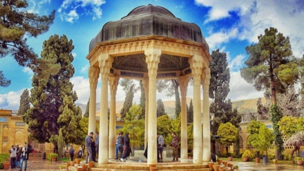  Dita e poetit të njohur iranian Hafiz Shirazi