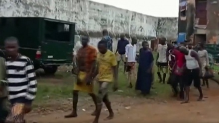 Nigerian gunmen break into Oyo prison, free over 800 inmates