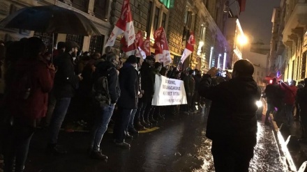 トルコ各都市で、リラ下落への抗議デモ実施