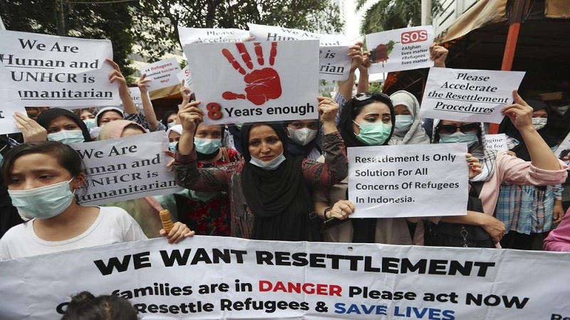 صدها پناهجوی افغان در برابر دفتر سازمان ملل در اندونزی اعتراض کردند
