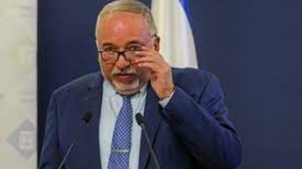 ליברמן חתם על צו להעלאת המס על סיגריות אלקטרוניות ונוזלי מילוי