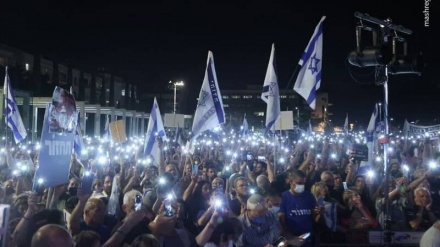 Tel Aviv'de Neftali Bennett kabinesine karşı protesto gösterisi