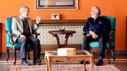 دیدار «کاظمی قمی» و «عبدالله»؛ تاکید ایران بر ادامه همکاری‌ها با افغانستان