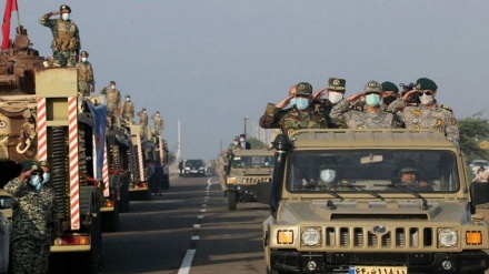 イラン軍の演習、国際メディアで報じられる