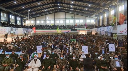 Pekan Basij, Ribuan Warga Yazd Teriakkan 