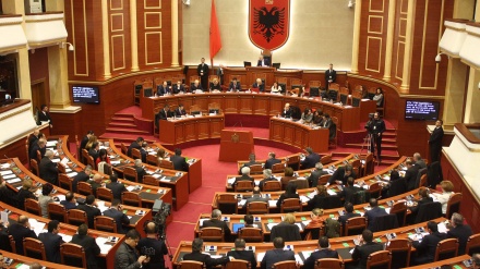 Turpi historik i “opozitës” në Kuvend