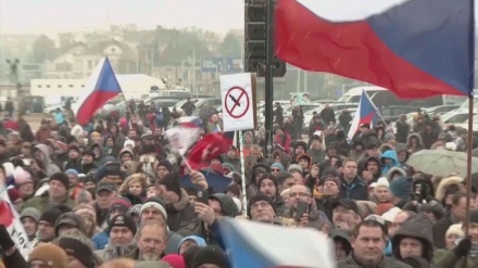 Thousands protest against Czech COVID-19 measures as hospitals fill