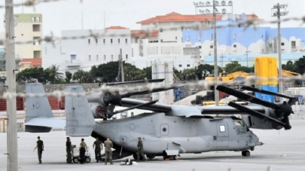 那覇軍港から、オスプレイ３機が相次ぎ離陸　