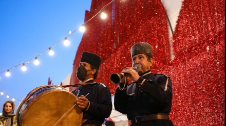 テヘランで、ザクロ祭が開催