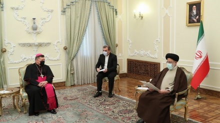 Раиси: Сегодня человеческому обществу необходимо внимание к Богу и духовности