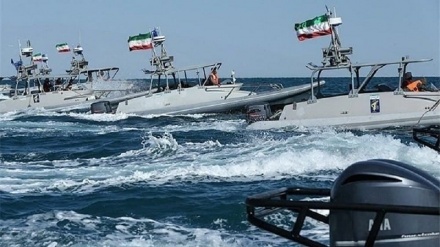 یک تیر و هفت نشان نیروی دریایی سپاه پاسداران انقلاب اسلامی