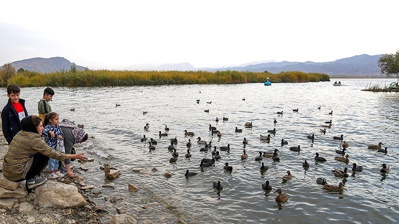 Danau Zarivar (Zirewar, Zrewar, Zirebar, Zrebar, Zaribar) di Marivan, Iran.