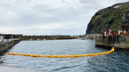  伊豆諸島4島にオイルフェンス設置、大量の軽石漂着を警戒