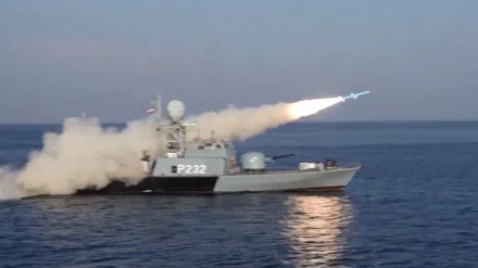 Keren! Iran Tembakkan Rudal Anti-Kapal Qader dan Ghader 