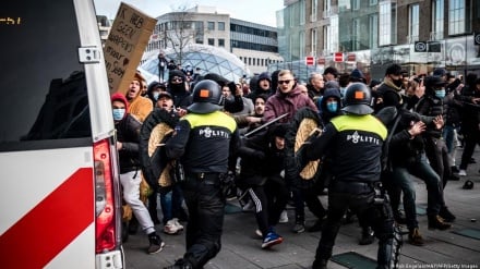 Covid protesters clash with Dutch police in The Hague