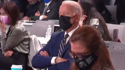 バイデン米大統領、COP26で居眠り